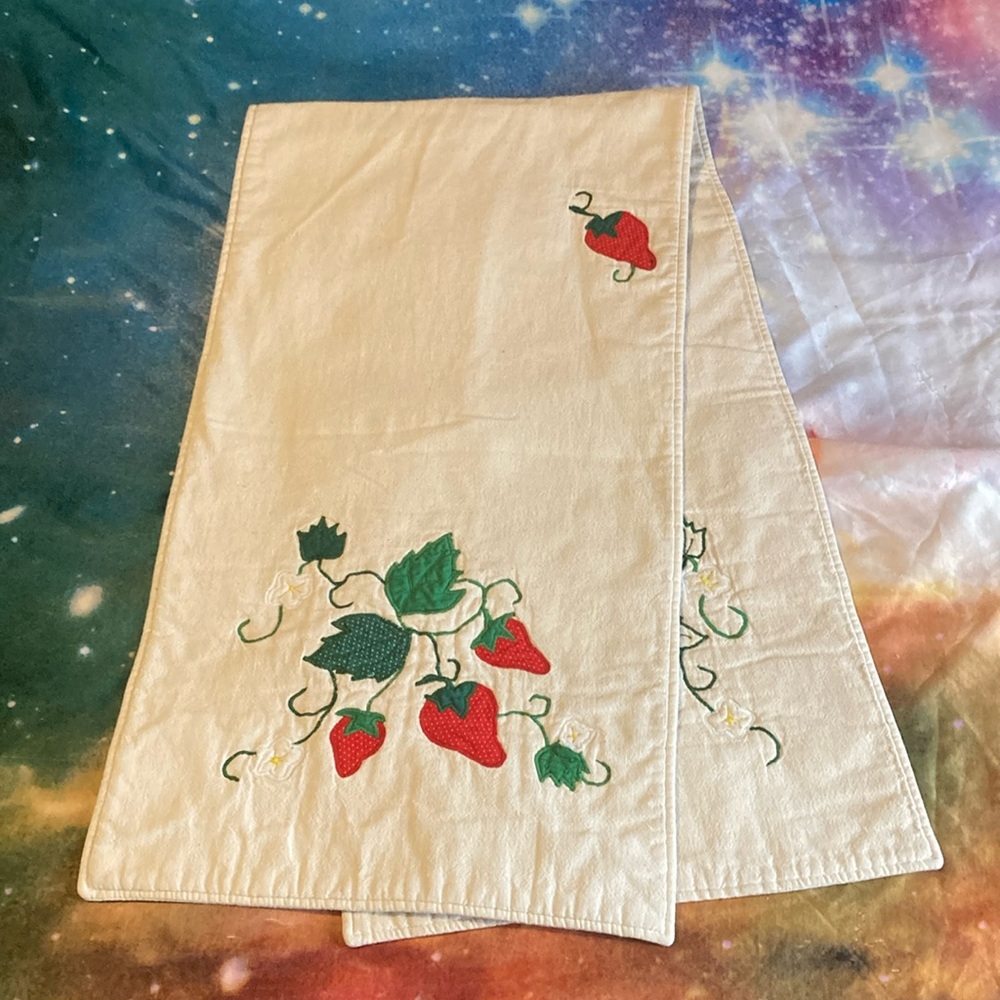 Strawberry Table Runner Pumpkin Patch Crafts AS IS